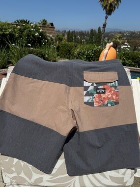 Billabong Men’s Tribong LT board shorts Swim Size 34